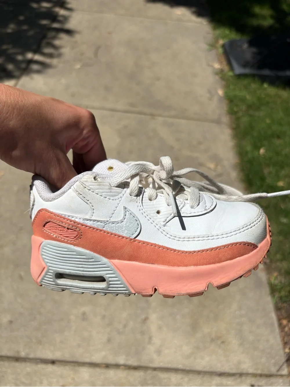 Nike Air Max 90 Aura size 9